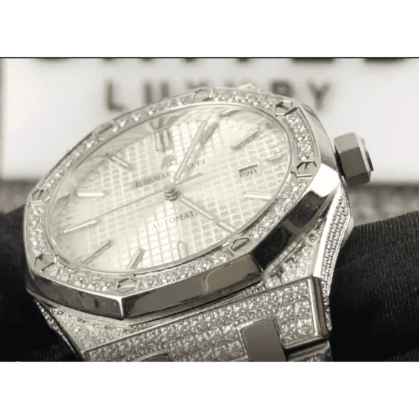 Audemar-Piguet-Iced-Out-Replica-2.webp Audemar Piguet Iced Out Replica