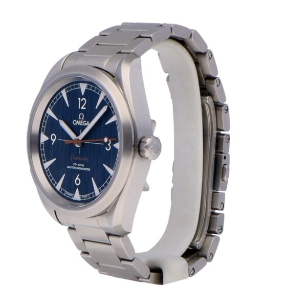 omega-220-10-40-20-03-001.jpg Omega Railmaster Replica