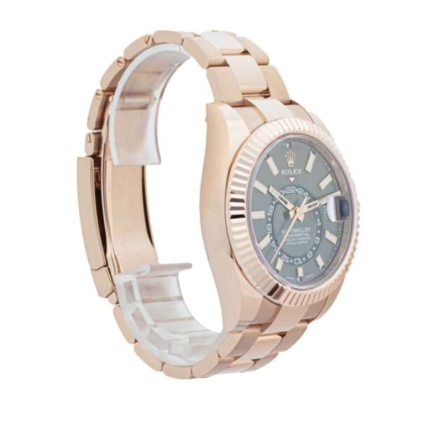 rolex-sky-dweller-326935-sro-automatic-everose-rhodium-dial-oyster-replica-rearr.jpg Rolex Sky-Dweller 326935-0007 SRO Automatic Everose Rhodium Dial Oyster Replica