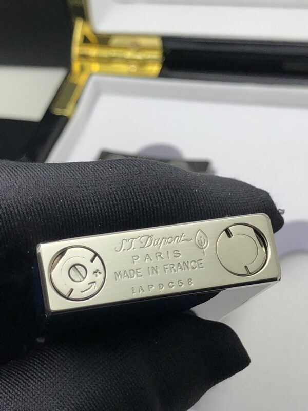 13404822204888018 S.T.Dupont Refillable Fine Lighter Replica