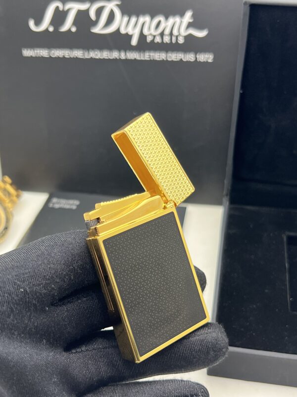 13405684599777594 S.T. Dupont Limited Edition Guilloche Flintstone Refillable Lighter