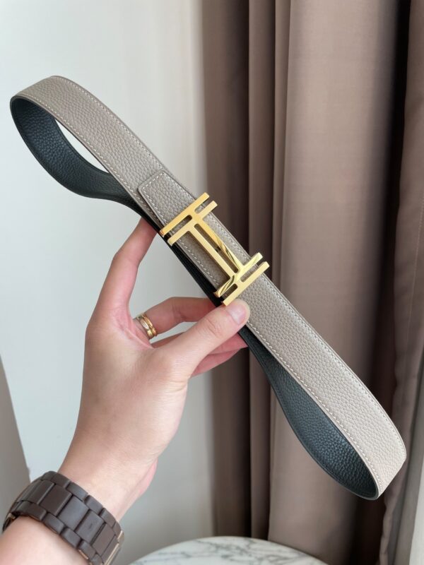 Hermes-H AU CARRE BELT BUCKLE & REVERSIBLE LEATHER STRAP