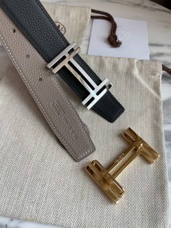 Hermes-H AU CARRE BELT BUCKLE & REVERSIBLE LEATHER STRAP