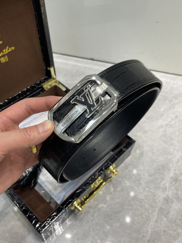 LV Genuine Crocodile Belly Bone Leather Seamless Belt
