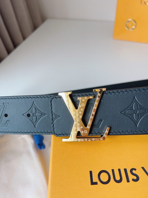 13406032351191113 Replica LV Embossed Calfskin Belt