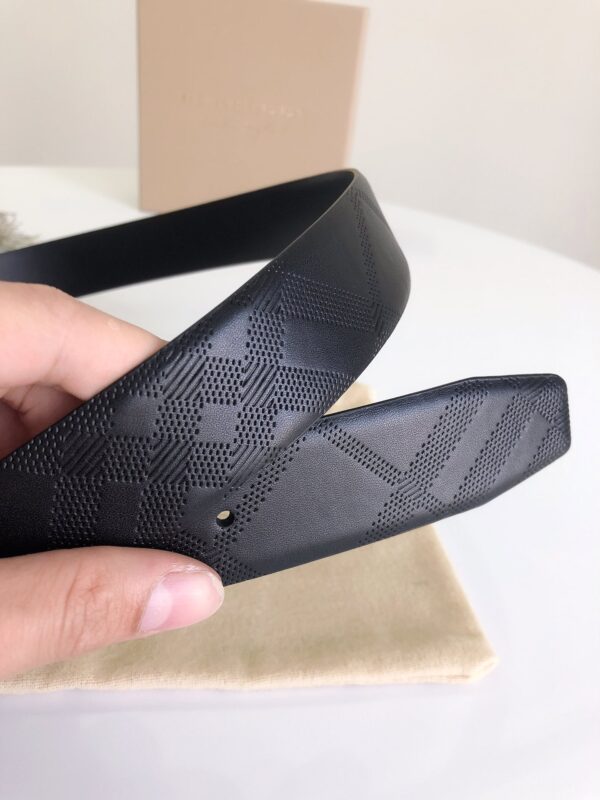 Replicas of Burberry Calfskin Belt