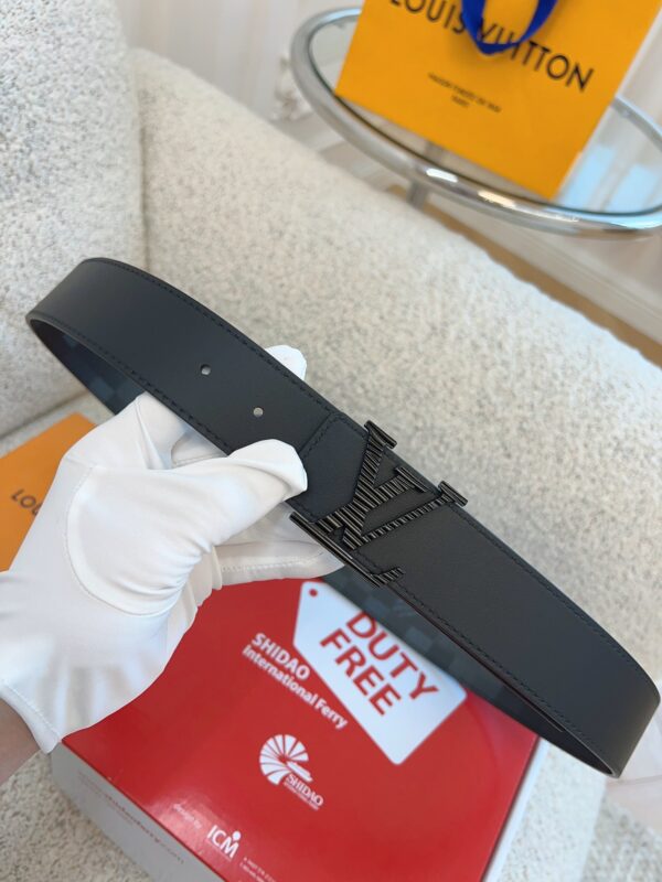 Replica Louis Vuitton Monogram Canvas Belt