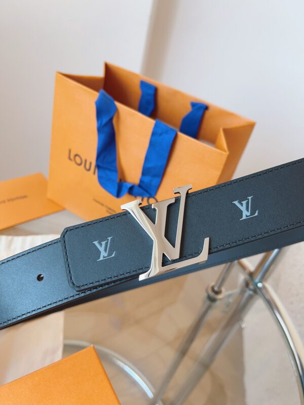 Replica Louis Vuitton calfskin leather belt