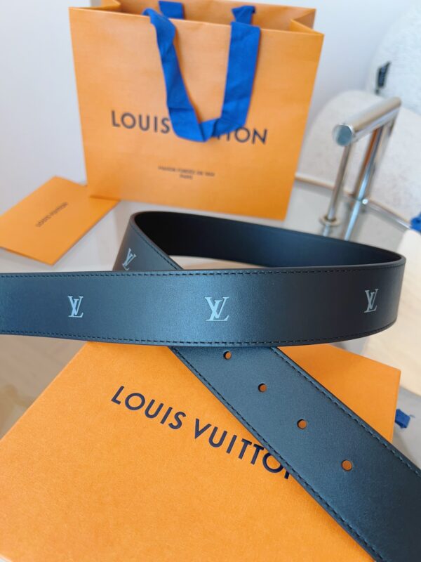 Replica Louis Vuitton calfskin leather belt