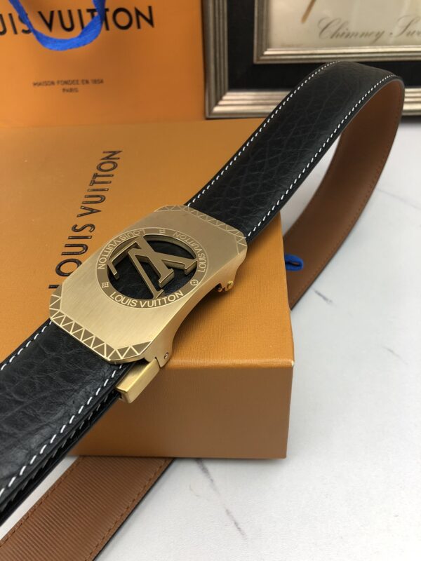 13407219377963088 Louis Vuitton Leather Men's Belt (Original Item)