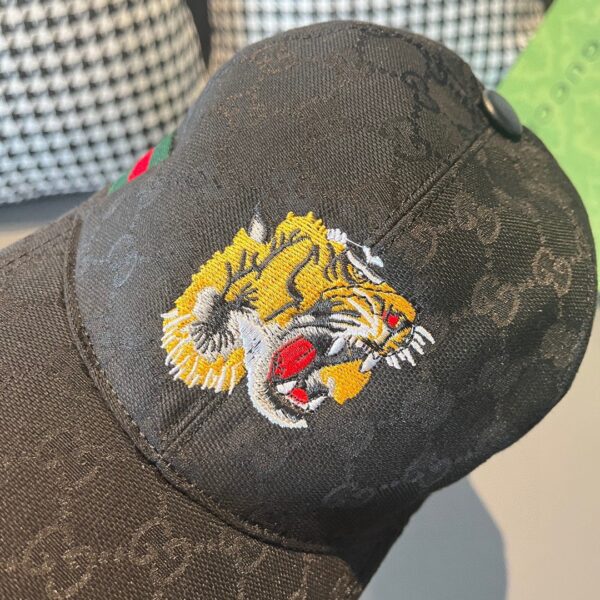 Gucci Tiger Head Embroidered Baseball Cap