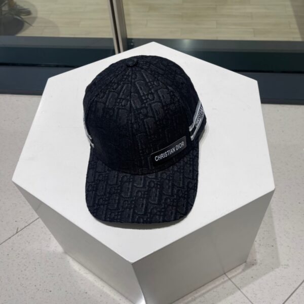 13407498067100724 Dior Minimalist Baseball Cap