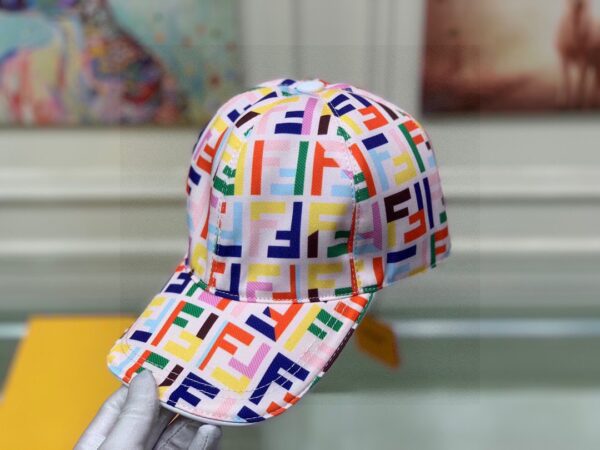 13407498647508792 Fendi Minimalist Baseball Cap
