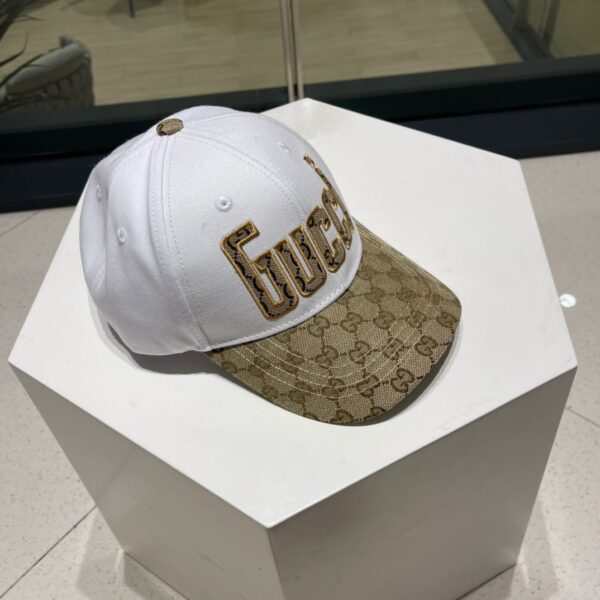 Gucci Minimalist Baseball Cap