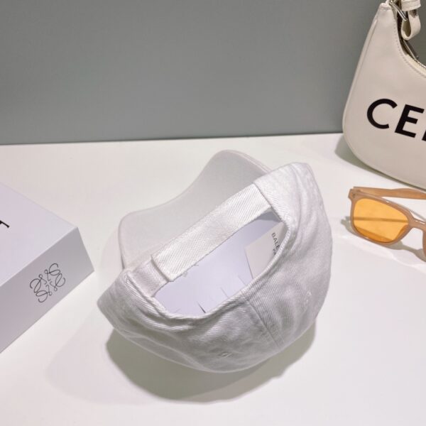 Balenciaga Embroidered Baseball Cap (Original Design)