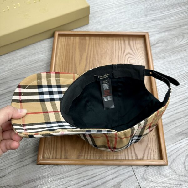 13407500457274447 Burberry Classic Check Baseball Cap (Original Quality)
