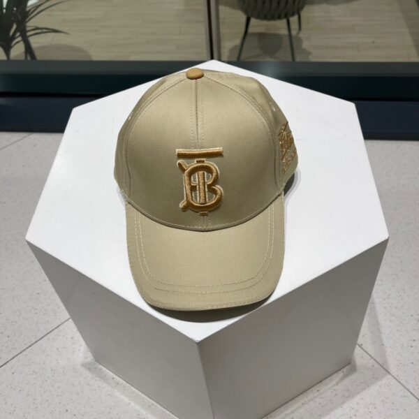 13407580114235332 Burberry Embroidered Baseball Cap