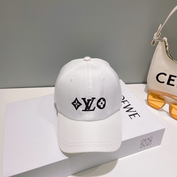 13408001773275422 Louis Vuitton Original Embroidered Baseball Cap